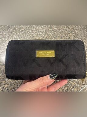 Michael Kors Black Double Zip Wallet